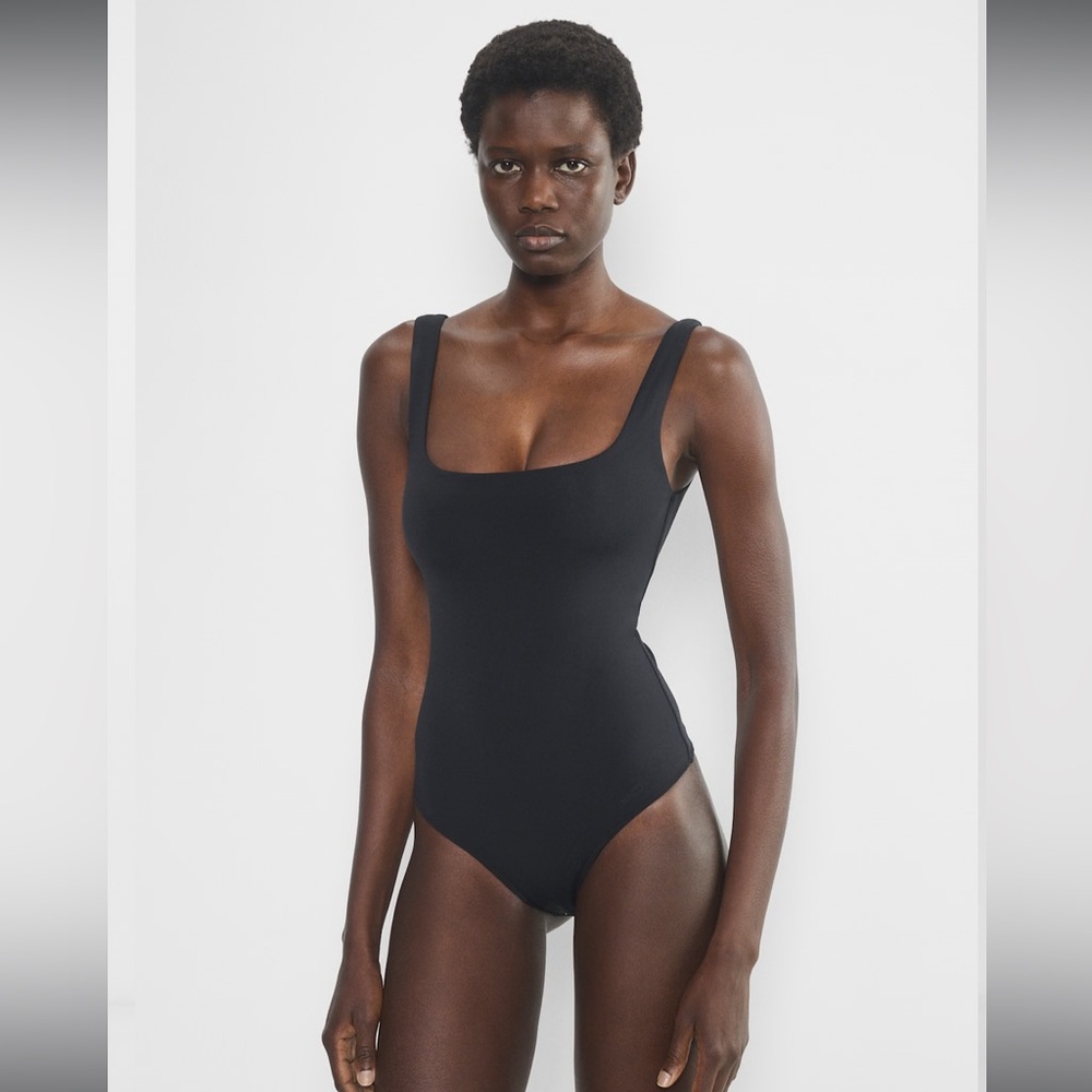 ARITZIA, ORIGINAL CONTOUR SQUARENECK BODYSUIT